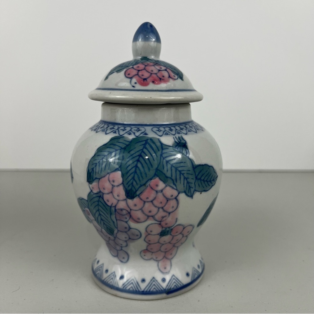 Vintage Ceramic Grape Themed Chinese Ginger Jar